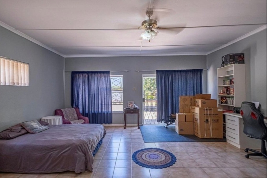 5 Bedroom Property for Sale in Vanes Estate Eastern Cape